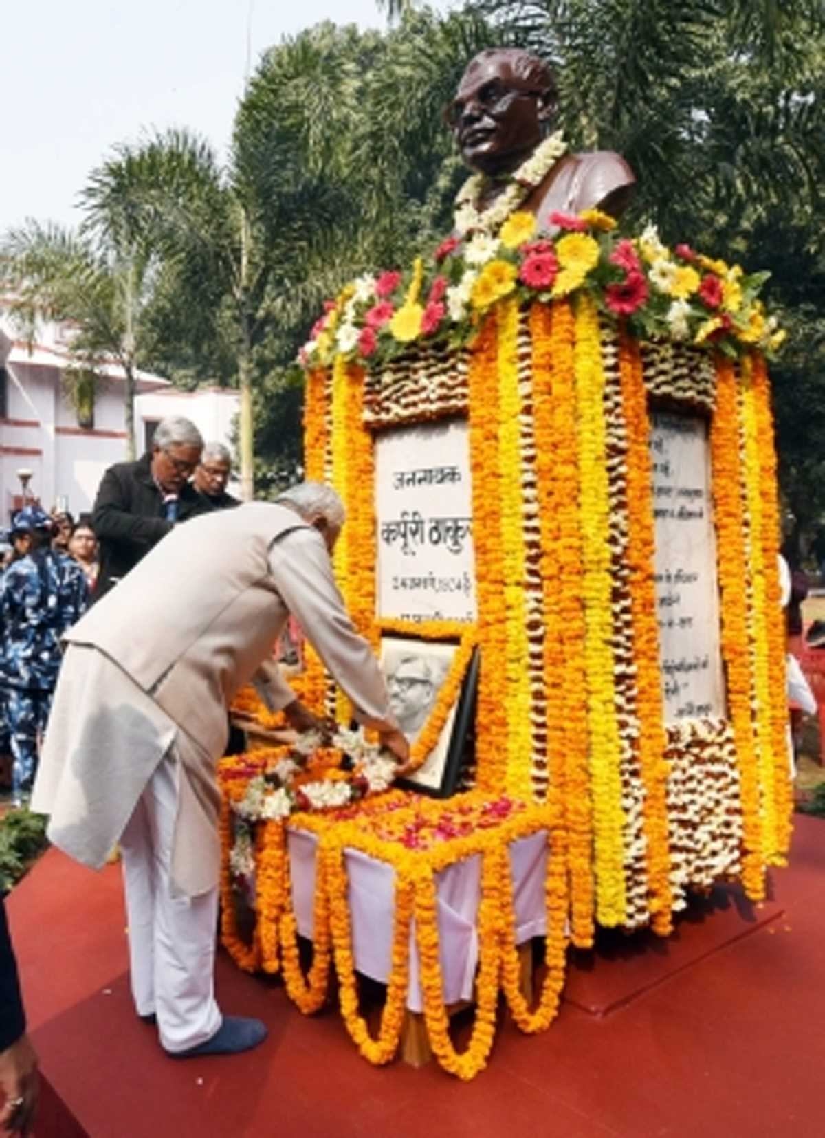 कर्पूरी ठाकुर को भारत रत्न देकर भाजपा ने खींची बड़ी लकीर...!